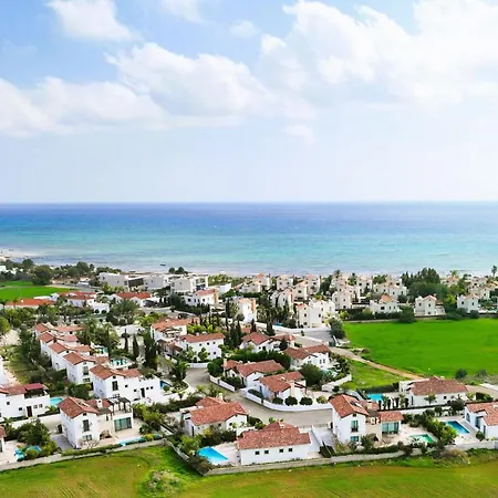 Louisa Villa Ajía Nápa